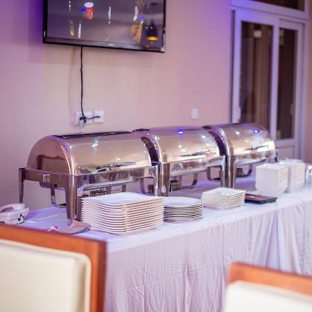 Spring Hills Hotel - Dodoma Bagian luar foto