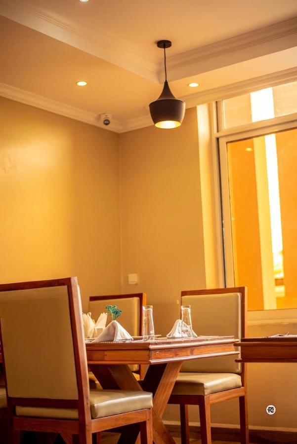 Spring Hills Hotel - Dodoma Bagian luar foto